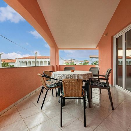 Beautiful Apartment In Vir With Wifi Bagian luar foto