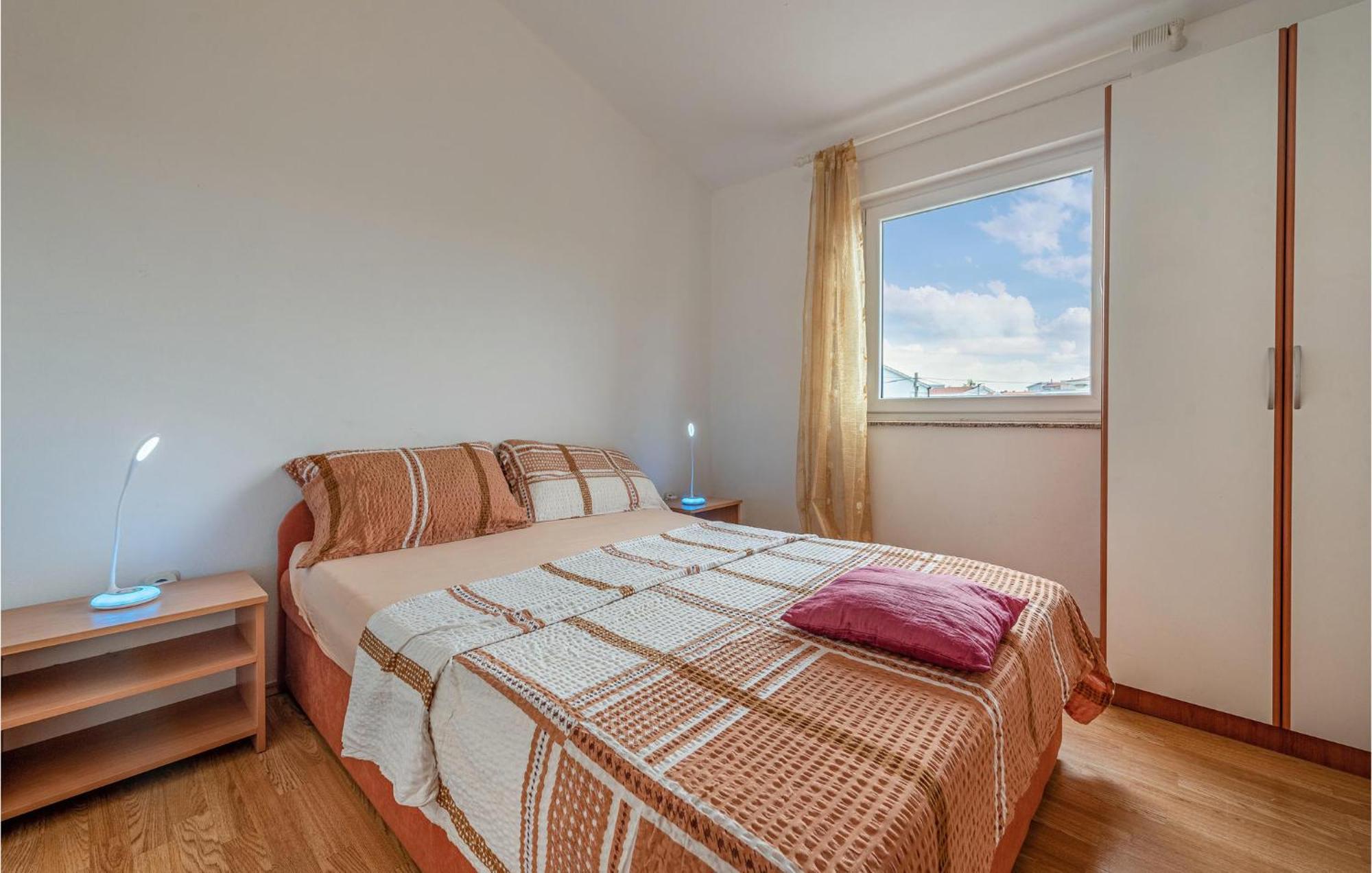 Beautiful Apartment In Vir With Wifi Bagian luar foto