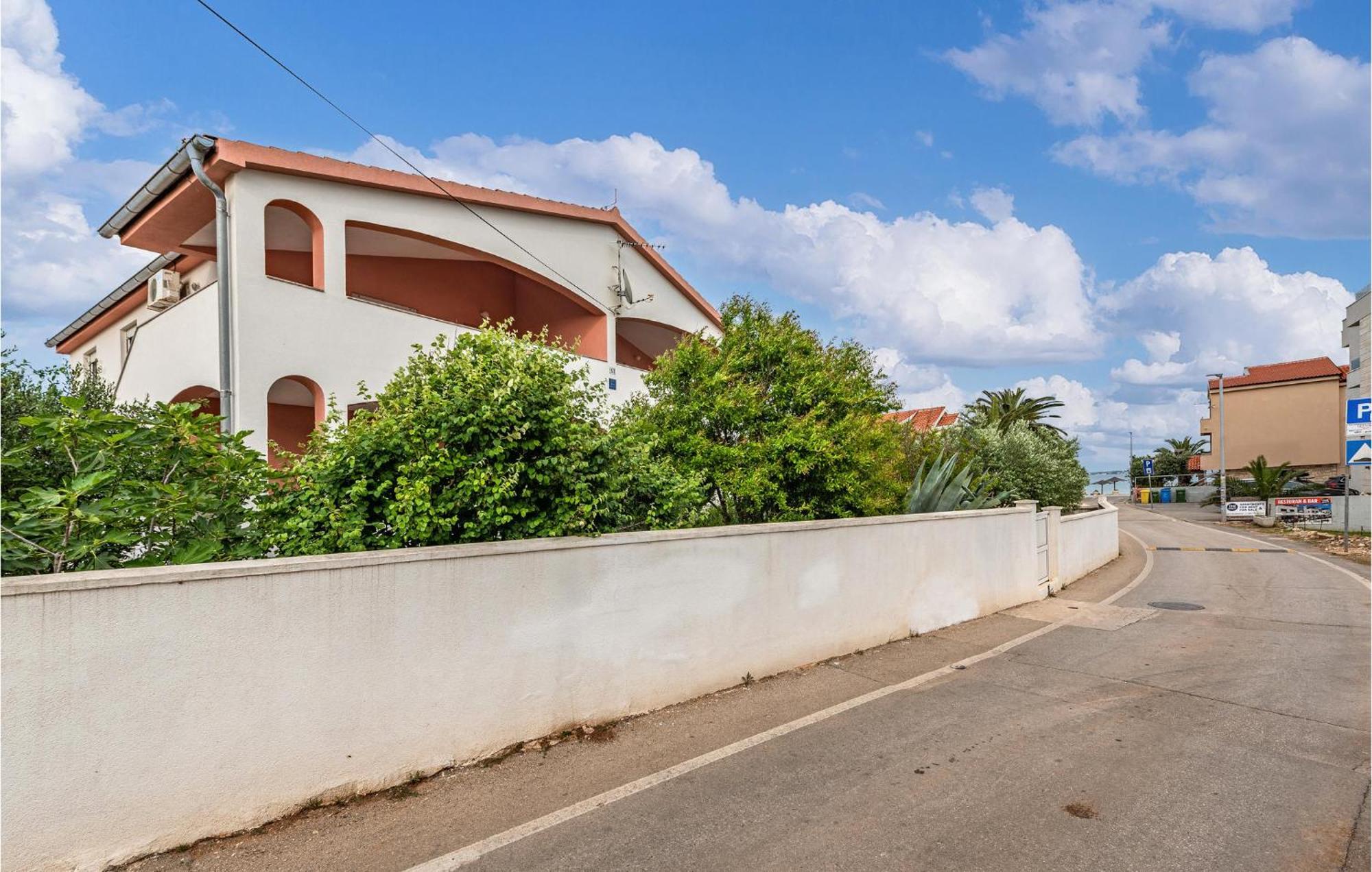 Beautiful Apartment In Vir With Wifi Bagian luar foto